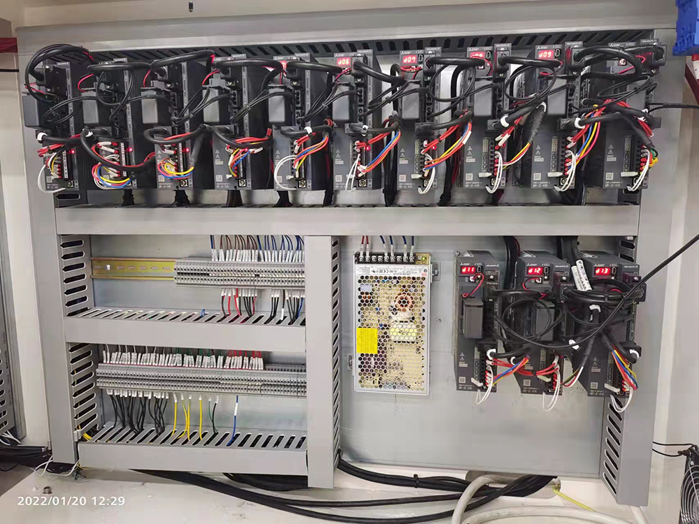 后盖压合机案例